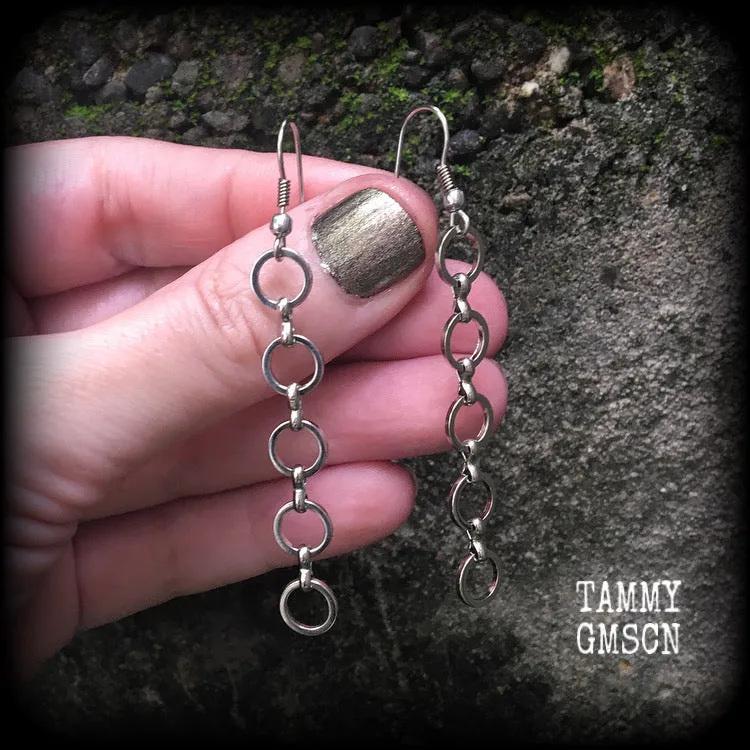 Silver circle earrings-Geometric earrings