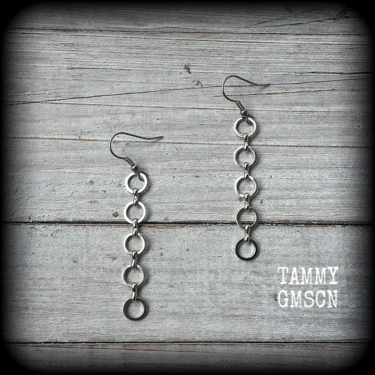 Silver circle earrings-Geometric earrings